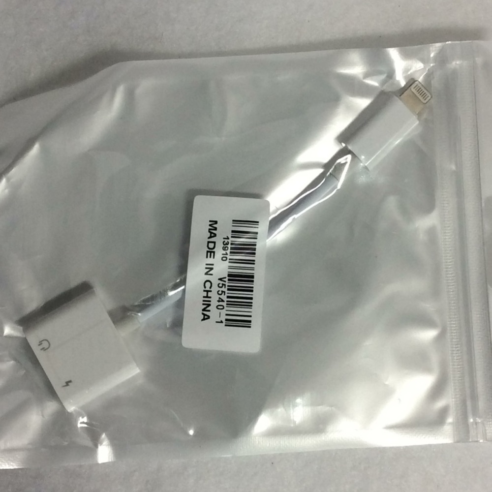 Dual audio converter for iPhone